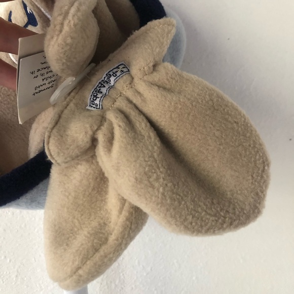 Peek-A-Babe Bear Hat and Matching Mittens 12-24m - Picture 4 of 6